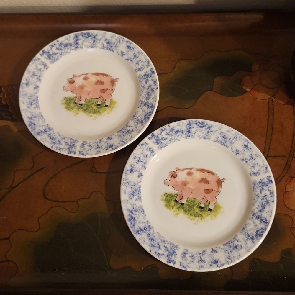 Tabletops Unlimited Pig Country Barn Plate Set of 2